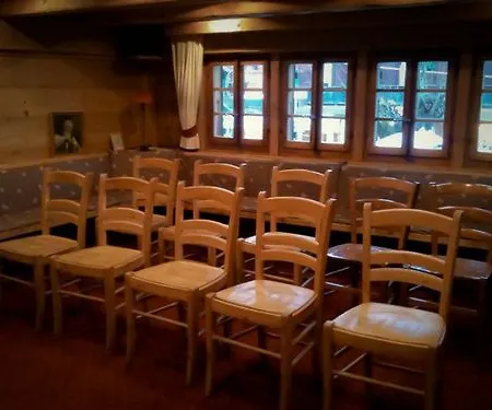 Han/Misafirhane De La Poste Les Diablerets